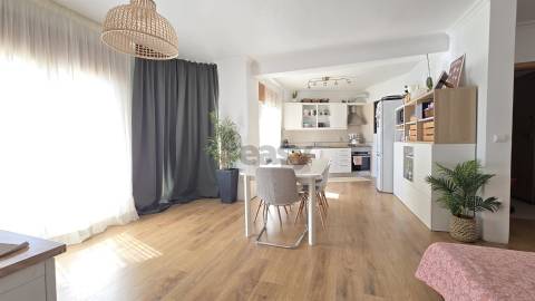Apartamento T2 em Azueira