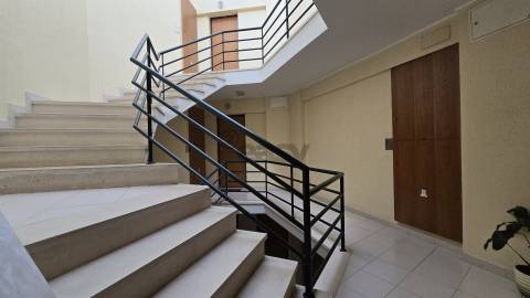 Apartamento T2 em Azueira