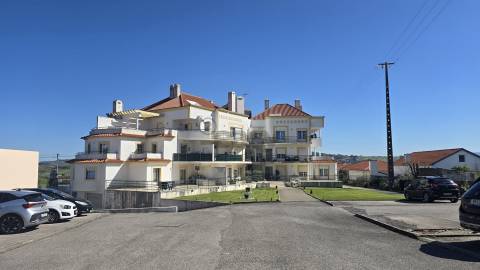 Apartamento T2 em Azueira