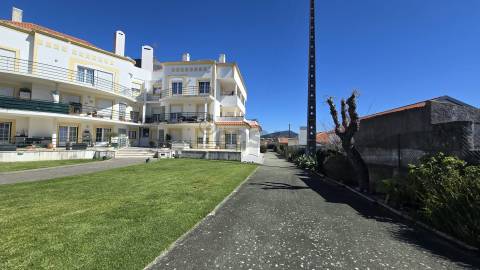 Apartamento T2 em Azueira