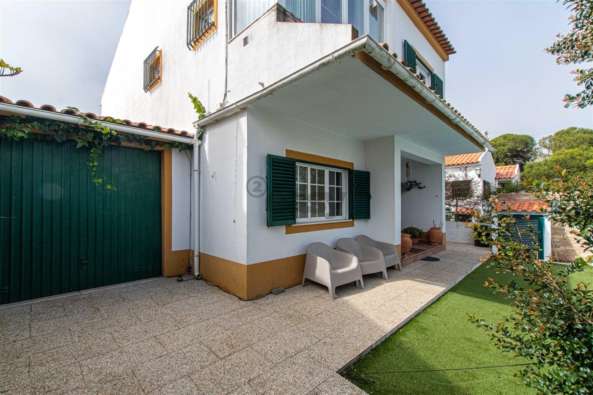 Moradia Isolada T3 com Piscina em Sesimbra