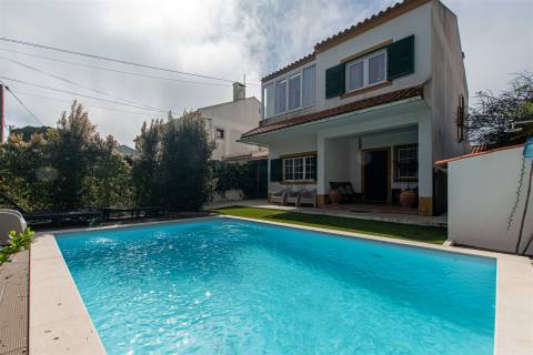 Moradia Isolada T3 com Piscina em Sesimbra