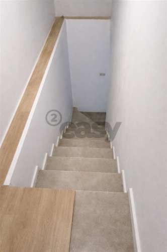 Moradia em remodelação T2+1 em Azueira