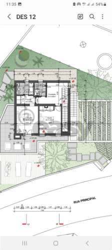 Moradia em remodelação T2+1 em Azueira