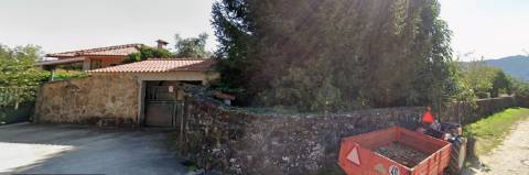 Casa de Pedra com Terreno em Covas