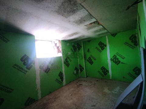 Casa de Pedra com Terreno em Covas