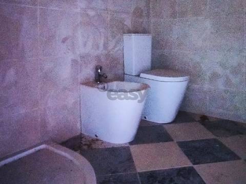 Casa de Pedra com Terreno em Covas