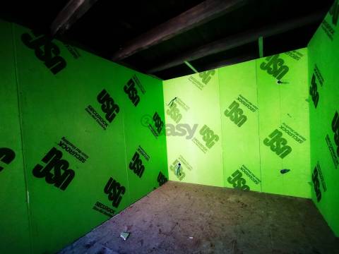 Casa de Pedra com Terreno em Covas