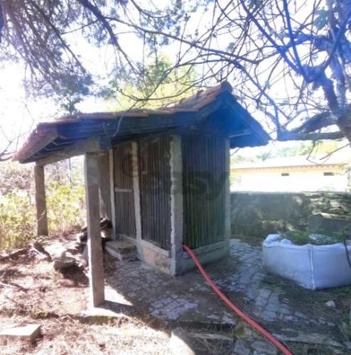 Casa de Pedra com Terreno em Covas