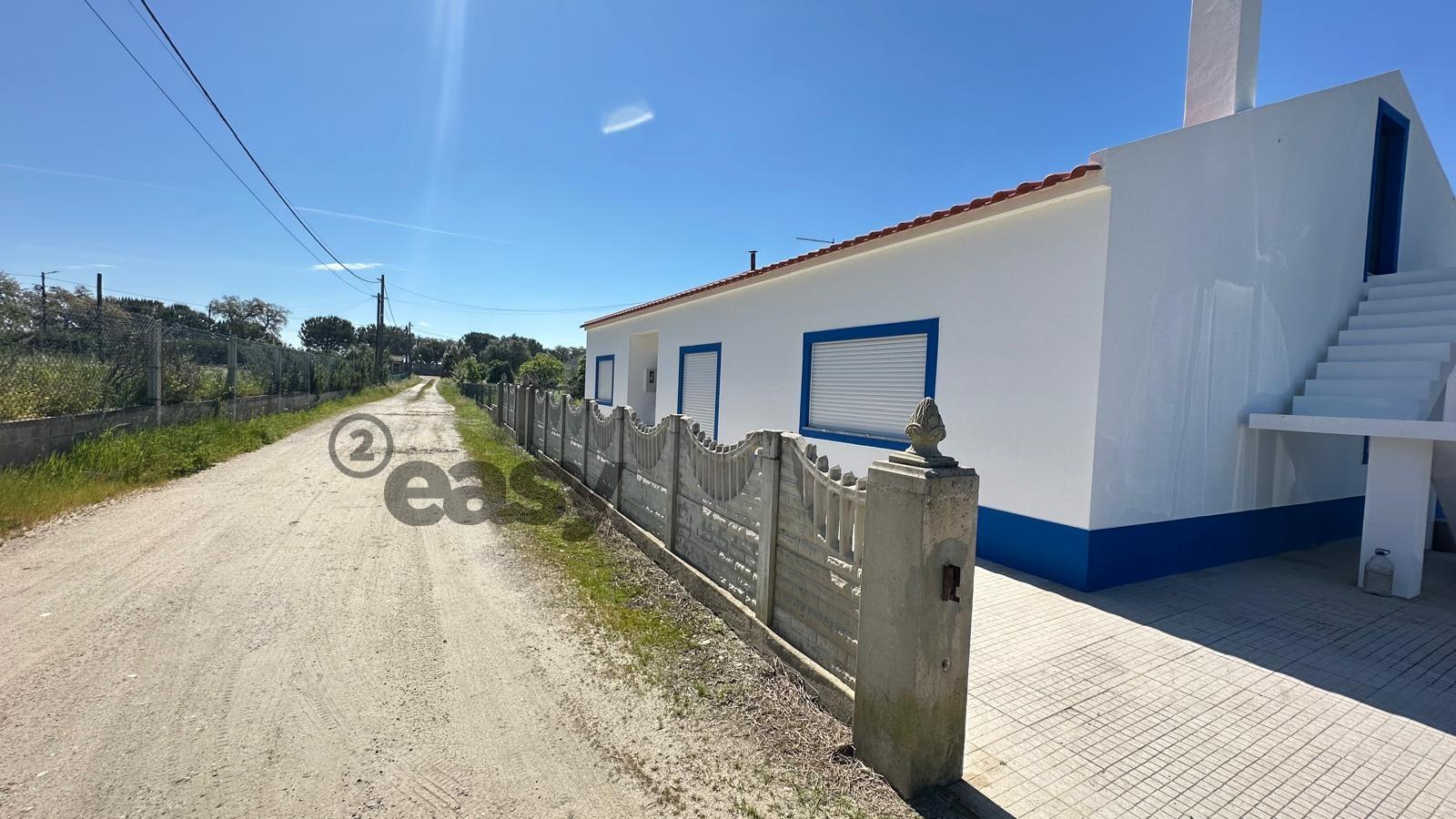 Quinta T3 com 3.780m2 Terreno, Pomar, Poço e Tranquilidade a 50 minutos de Lisboa em Vendas Novas