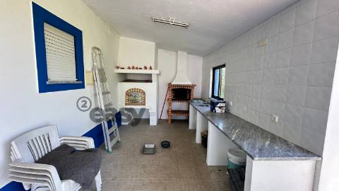 Quinta T3 com 3.780m2 Terreno, Pomar, Poço e Tranquilidade a 50 minutos de Lisboa em Vendas Novas