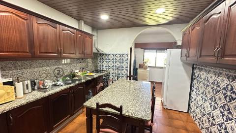 Quinta T3 com 3.780m2 Terreno, Pomar, Poço e Tranquilidade a 50 minutos de Lisboa em Vendas Novas