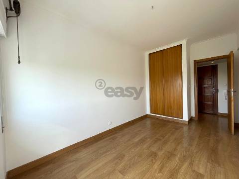 T2 na Venda Nova | A 300m do Metro Amadora Este | Pronto a Habitar