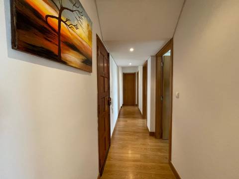 T2 na Venda Nova | A 300m do Metro Amadora Este | Pronto a Habitar