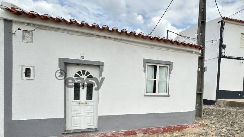 Moradia T2 Remodelada a estrear em Selmes