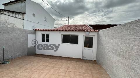 Moradia T2 Remodelada a estrear em Selmes