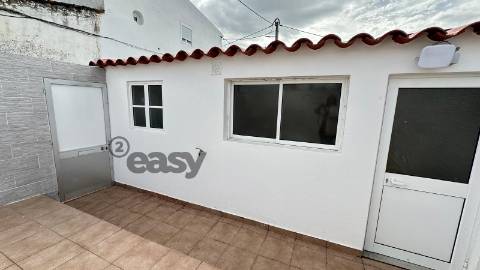 Moradia T2 Remodelada a estrear em Selmes