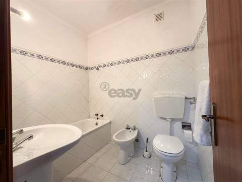 Apartamento T2 Rés do Chão em Borba – Excelente Estado, Potencial T3 e Localização Premium