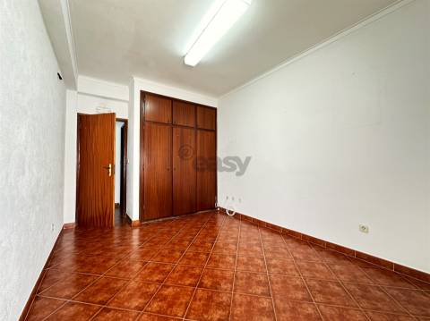 Apartamento T2 Rés do Chão em Borba – Excelente Estado, Potencial T3 e Localização Premium