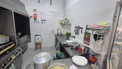 Café/Restaurante para trespasse no Catujal, Loures