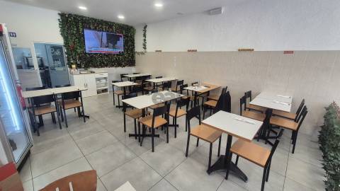 Café/Restaurante para trespasse no Catujal, Loures