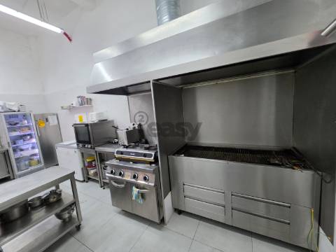 Café/Restaurante para trespasse no Catujal, Loures