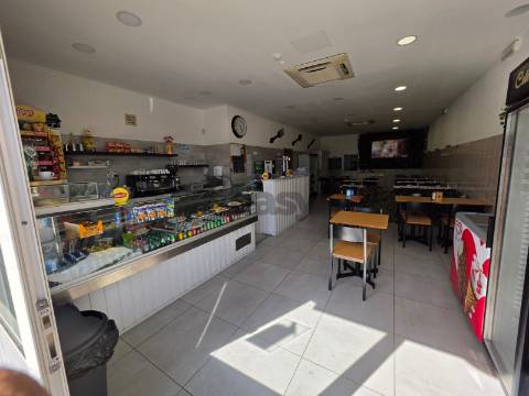 Café/Restaurante para trespasse no Catujal, Loures