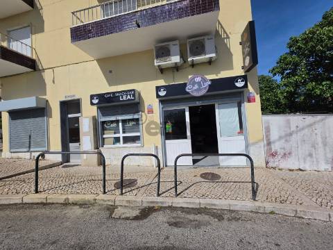 Café/Restaurante para trespasse no Catujal, Loures