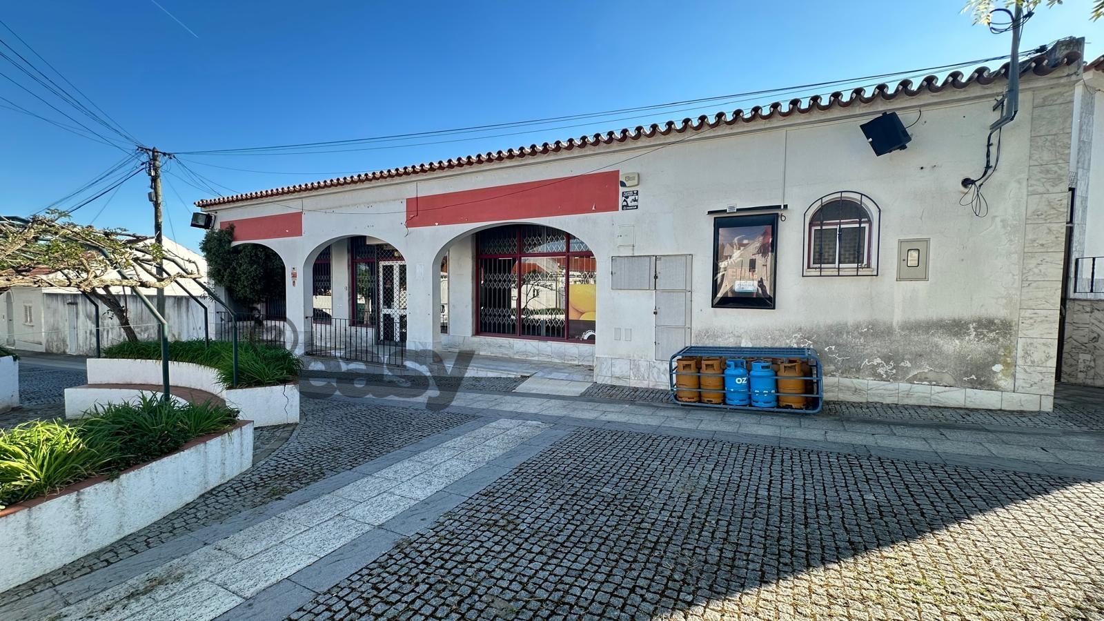 Grande Espaço Comercial em Portel