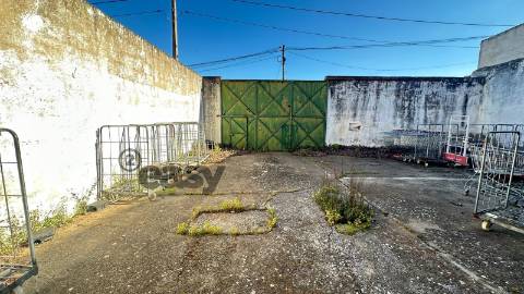 Grande Espaço Comercial em Portel