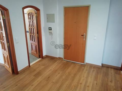 Apartamento T3 com Garagem e Arrecadação