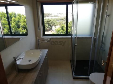 Apartamento T3 com Garagem e Arrecadação