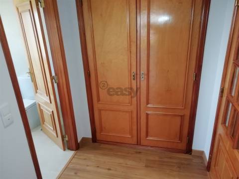 Apartamento T3 com Garagem e Arrecadação