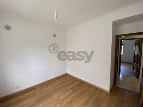 Arrenda-se Apartamento T3 – Quinta da Várzea - Sobreda