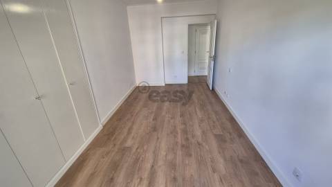 T3 nas Laranjeriras com lugar garagem e arrecadação