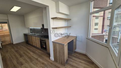 T3 nas Laranjeriras com lugar garagem e arrecadação