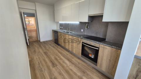 T3 nas Laranjeriras com lugar garagem e arrecadação