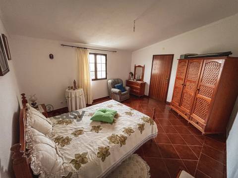 Moradia T3 e Terreno Rústico nas proximidades de Évora