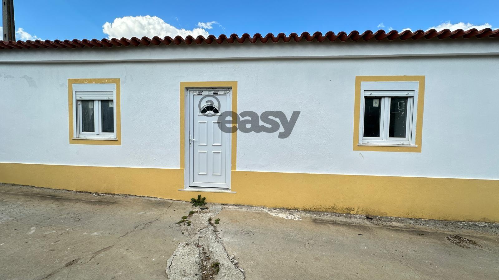 Moradia T2 Remodelada a estrear em Portel com muito espaço exterior