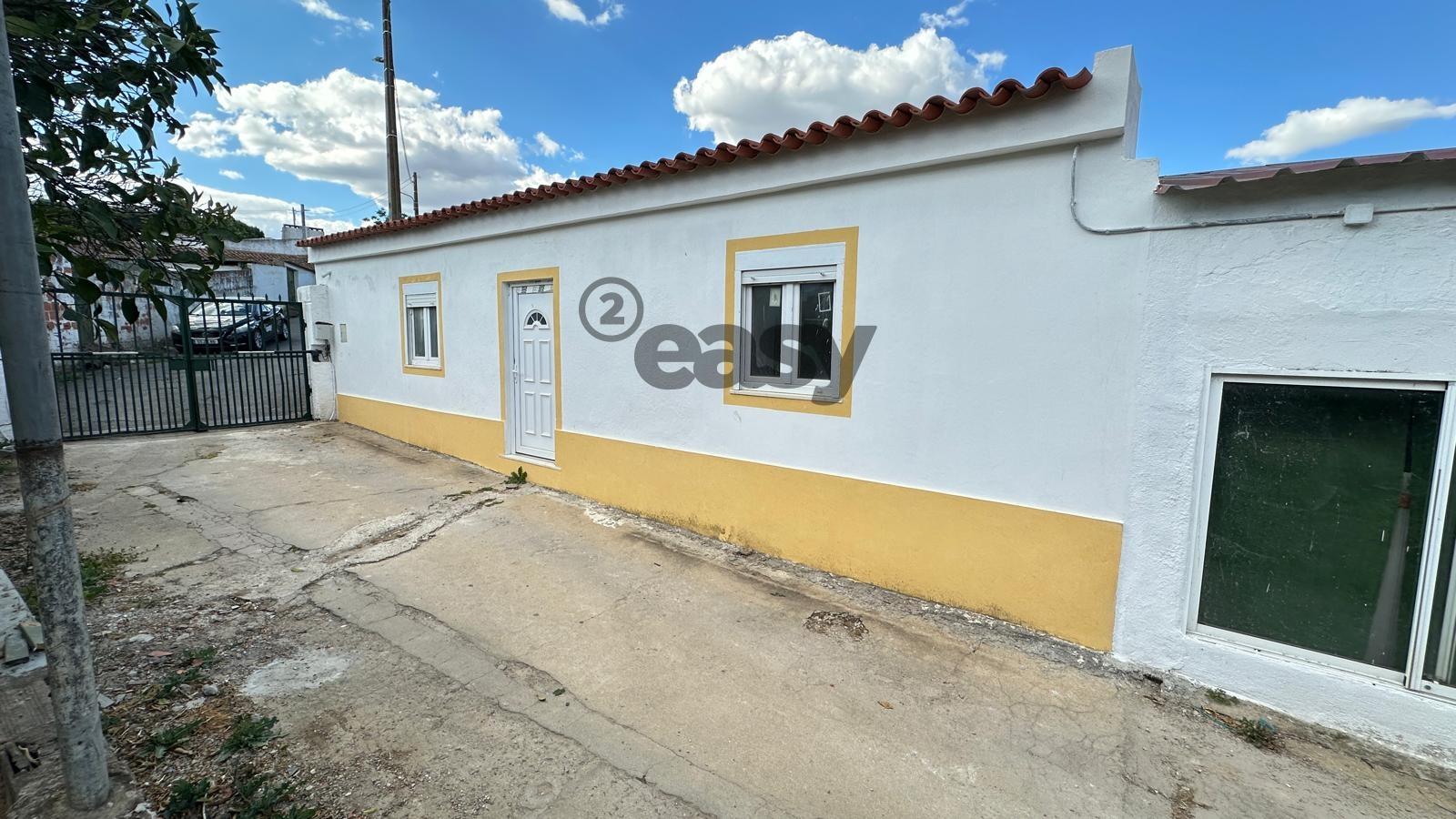 Moradia T2 Remodelada a estrear em Portel com muito espaço exterior