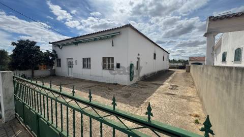 Padaria, uma oportunidade única de arrendamento na vila de Entradas