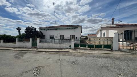 Padaria, uma oportunidade única de arrendamento na vila de Entradas