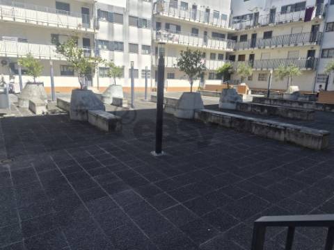 T2 na Ameixoeira com parqueamento