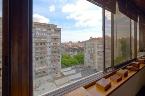 Último Piso com Vista sobre Lisboa, Garagem, Luz, Privacidade e Exclusividade