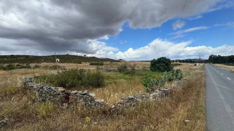 Terreno Urbano para Construção com 1685m2 , São João dos Caldeireiros, Mértola