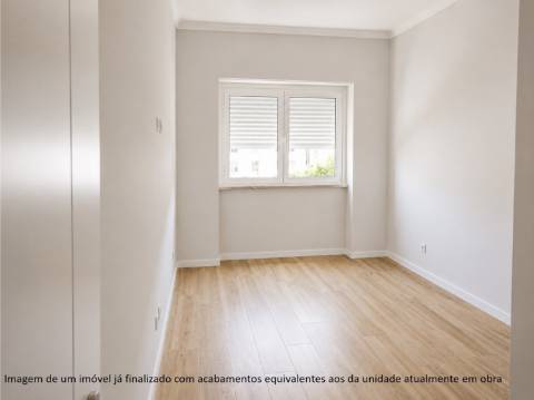 T2 remodelado a 10 min do metro e comboio