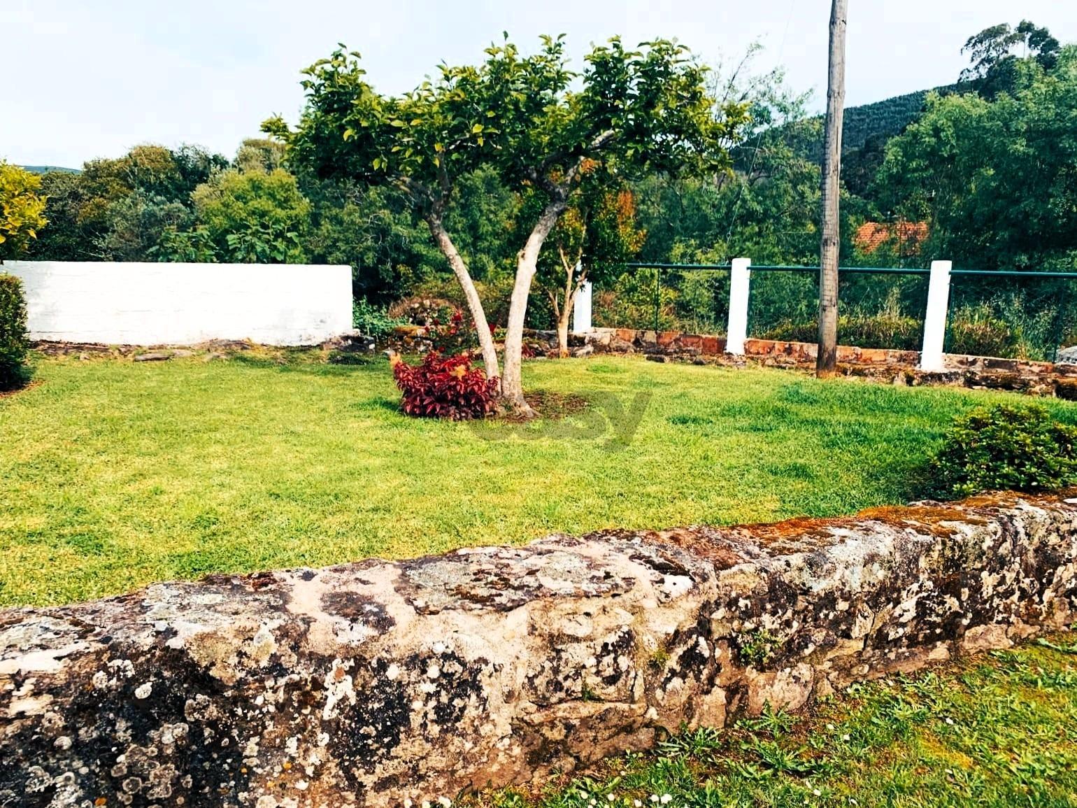 Moradia T2 em Vilar de Mouros com 3000m² de Terreno | Caminha