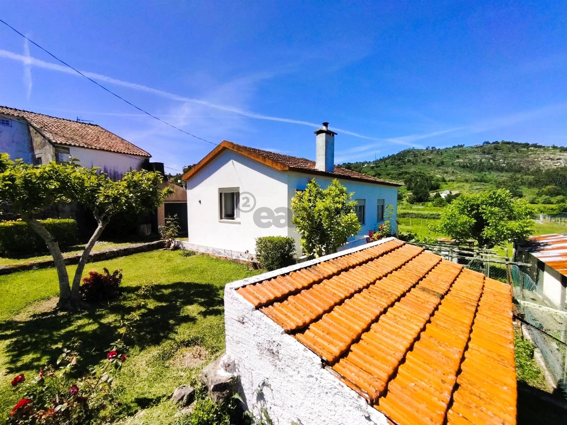Moradia T2 em Vilar de Mouros com 3000m² de Terreno | Caminha