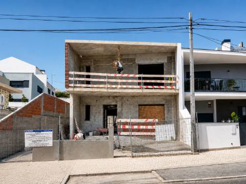 Moradia T4 com piscina