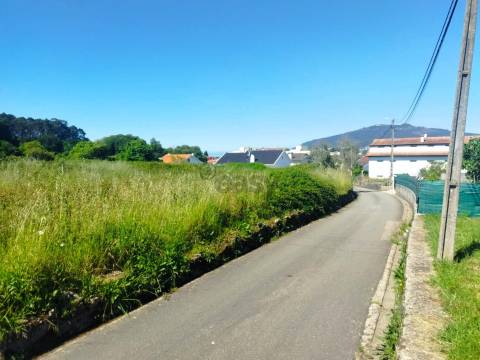 Terreno 515m² em Seixas: Construa Até 330m² (PIP em Curso)